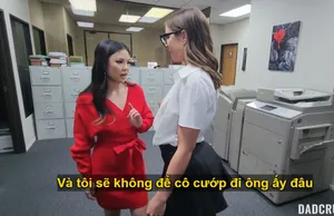 ETQR-496 Chia sẻ phòng khách sạn với một nhân viên nữ xinh đẹp say xỉn...Erina