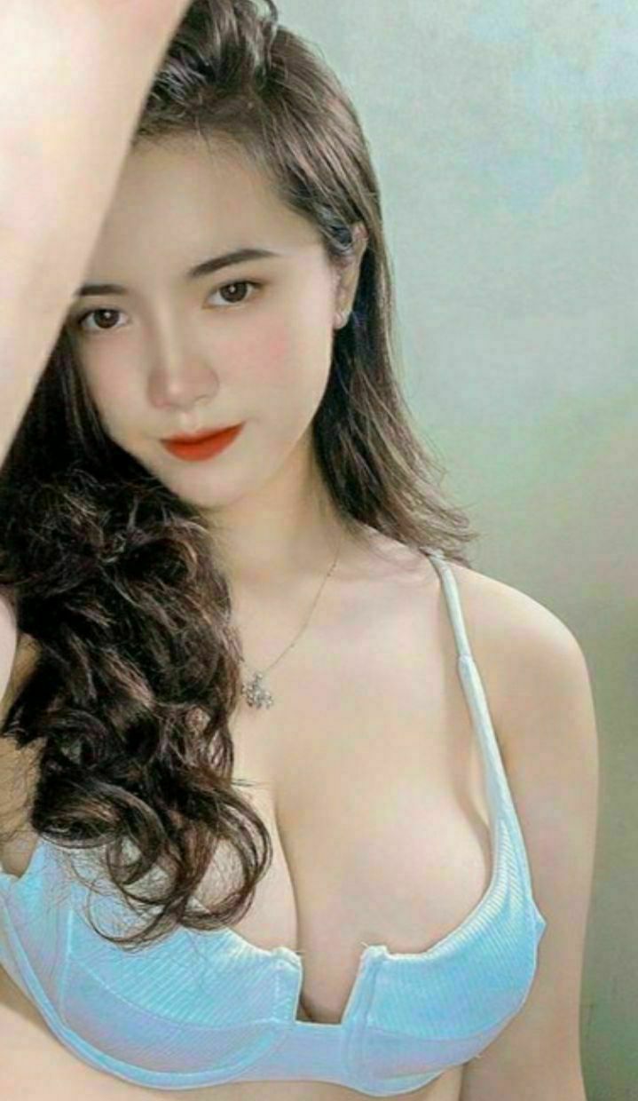Đừng chơi điện thoại khi lái xe_Cả hai cô gái đều rất xinh đẹp, giá rẻ hơn 300 tệ cho hai cô gái